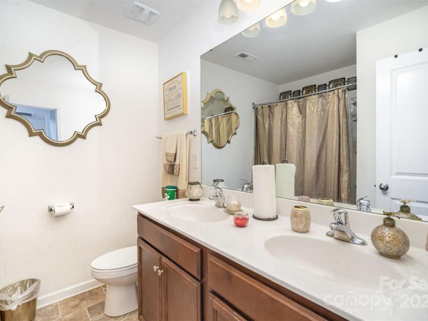 1628 Savory Lane, Charlotte, NC 28216.  MLS# CAR4199487, YatesRealty ID 9174. 