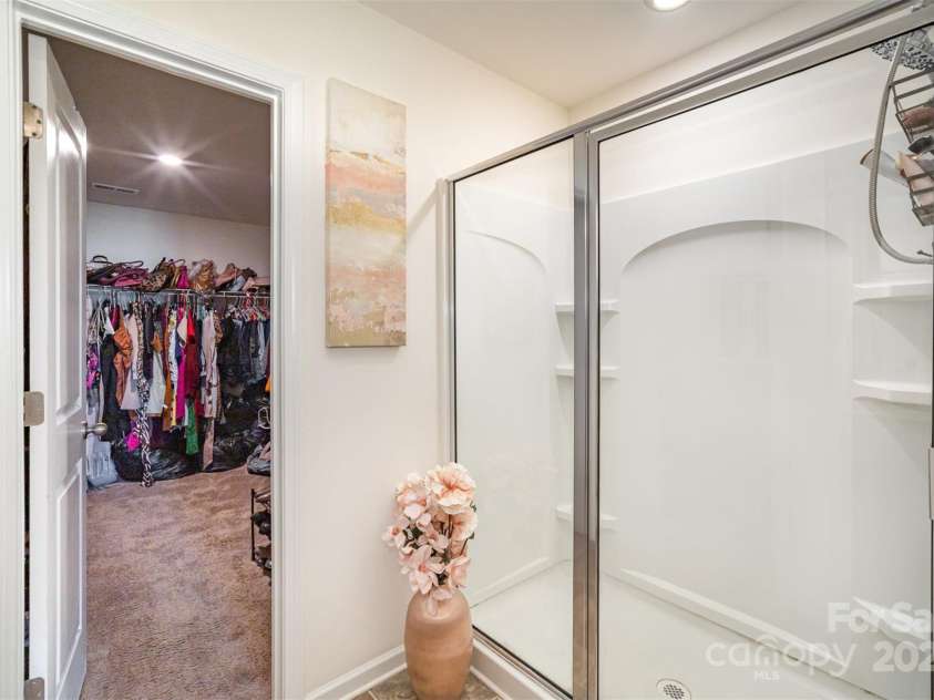 1628 Savory Lane, Charlotte, NC 28216.  MLS# CAR4199487, YatesRealty ID 9174. 
