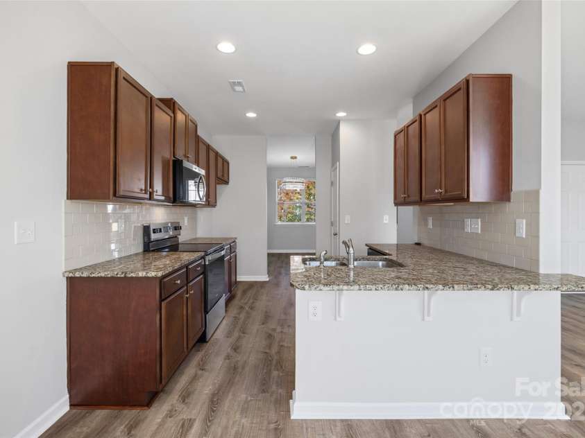 1628 Savory Lane, Charlotte, NC 28216.  MLS# CAR4319822, YatesRealty ID 9174. 