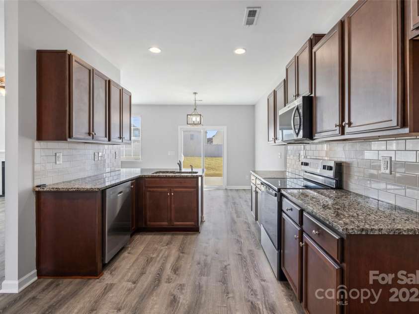 1628 Savory Lane, Charlotte, NC 28216.  MLS# CAR4319822, YatesRealty ID 9174. 