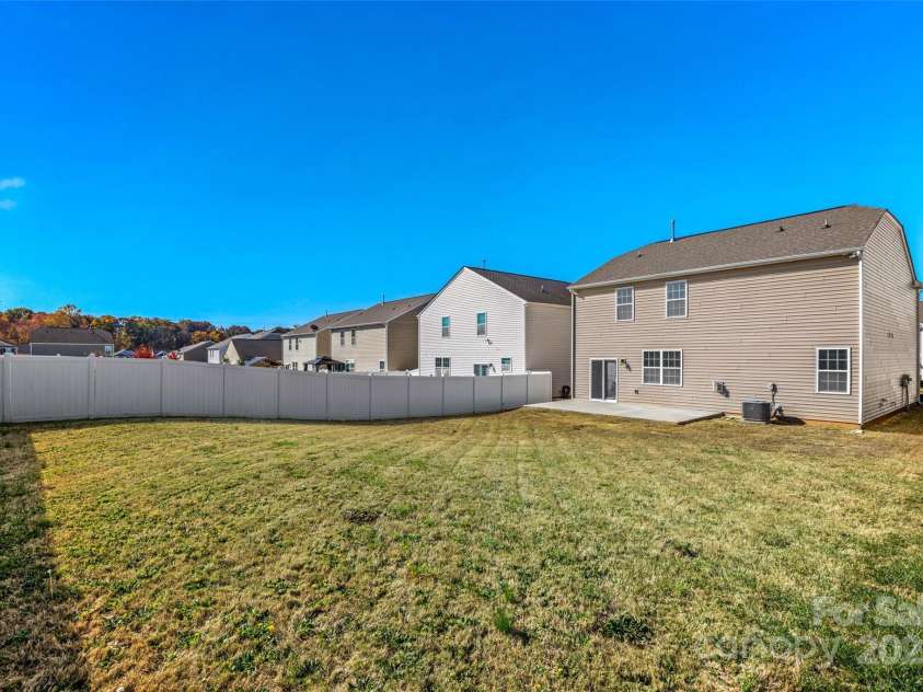 1628 Savory Lane, Charlotte, NC 28216.  MLS# CAR4319822, YatesRealty ID 9174. 