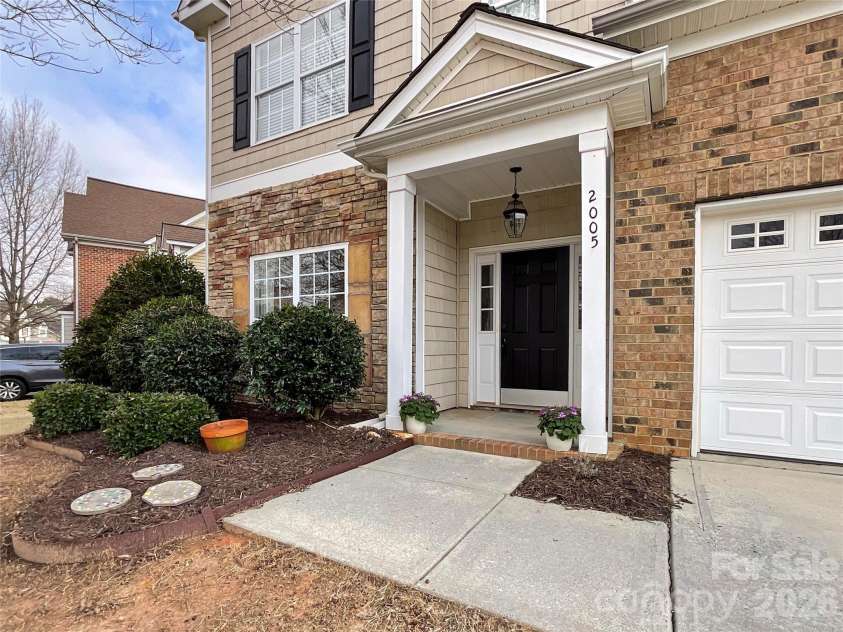 2005 Blue Iris Drive, Matthews, NC 28104.  MLS# CAR4350596, YatesRealty ID 9174. 