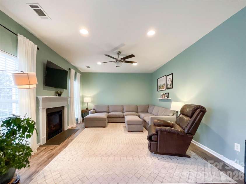 2005 Blue Iris Drive, Matthews, NC 28104.  MLS# CAR4350596, YatesRealty ID 9174. 