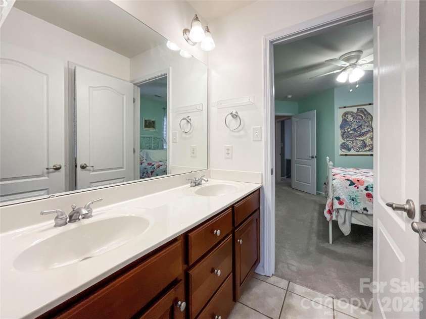 2005 Blue Iris Drive, Matthews, NC 28104.  MLS# CAR4350596, YatesRealty ID 9174. 