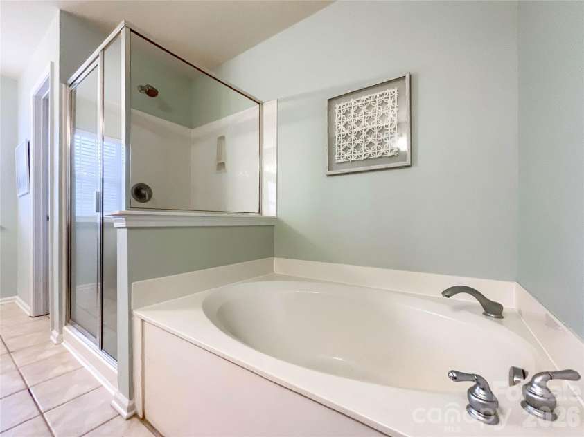 2005 Blue Iris Drive, Matthews, NC 28104.  MLS# CAR4350596, YatesRealty ID 9174. 