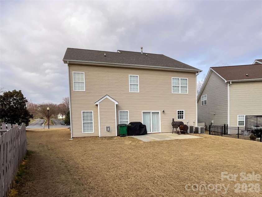 2005 Blue Iris Drive, Matthews, NC 28104.  MLS# CAR4350596, YatesRealty ID 9174. 