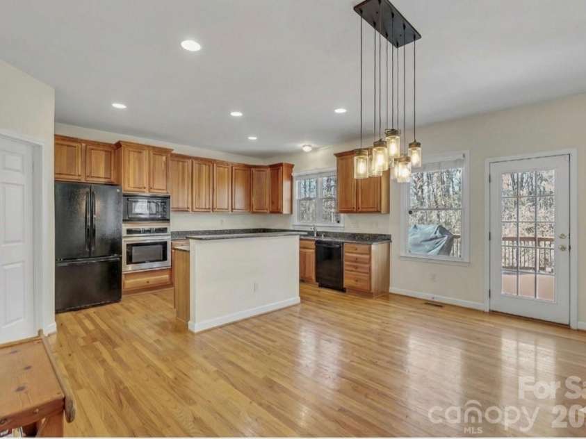 1102 High Brook Drive, Waxhaw, NC 28173.  MLS# CAR4352185, YatesRealty ID 9175. 