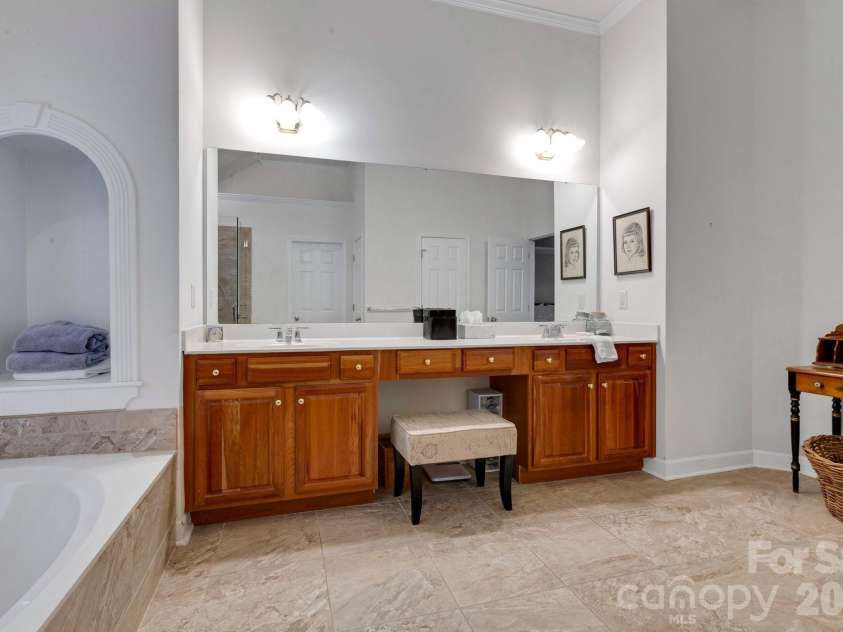 1102 High Brook Drive, Waxhaw, NC 28173.  MLS# CAR4352185, YatesRealty ID 9175. 