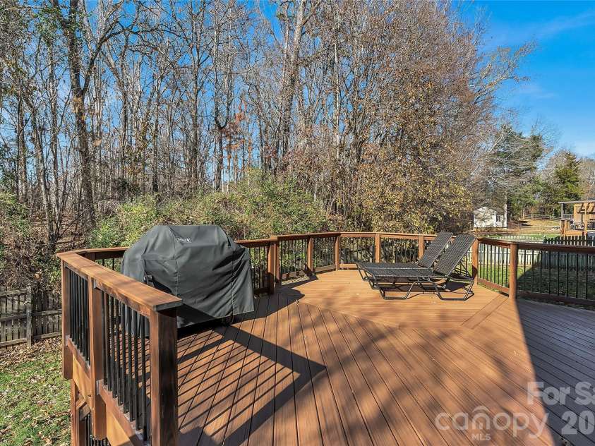 1102 High Brook Drive, Waxhaw, NC 28173.  MLS# CAR4352185, YatesRealty ID 9175. 