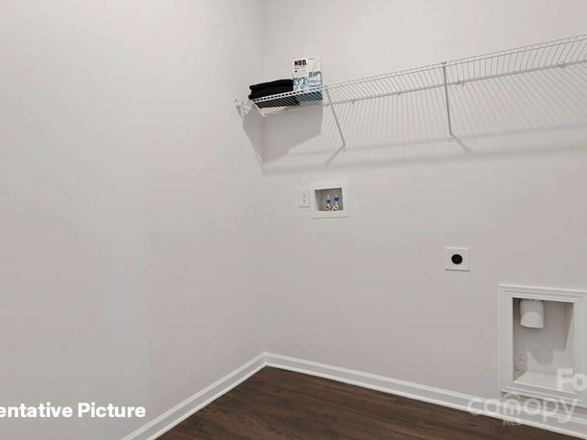 210 Giant Oak Avenue, Statesville, NC 28677.  MLS# CAR4172767, YatesRealty ID 9175. 