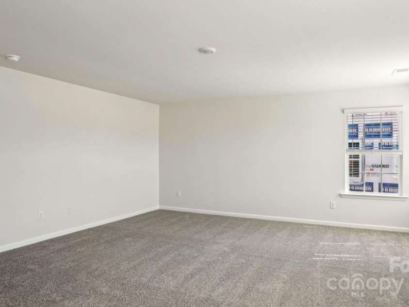 210 Giant Oak Avenue, Statesville, NC 28677.  MLS# CAR4172767, YatesRealty ID 9175. Actual owner's suite