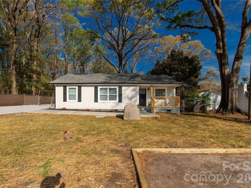 2862 Greenwood Road, Rock Hill, SC 29730.  MLS# CAR4363614, YatesRealty ID 9176. 