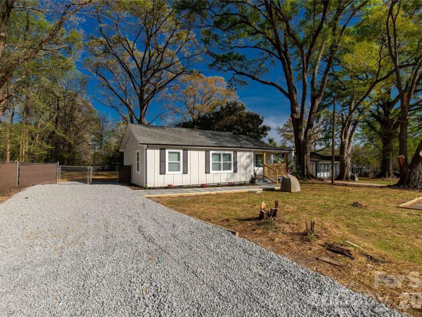 2862 Greenwood Road, Rock Hill, SC 29730.  MLS# CAR4363614, YatesRealty ID 9176. 