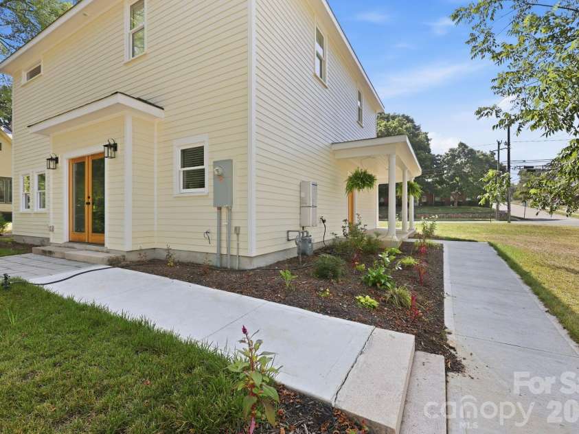 1008 Main Street, Salisbury, NC 28144.  MLS# CAR4344951, YatesRealty ID 9178. 