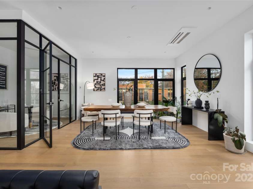 2804 Shenandoah Avenue, Charlotte, NC 28205.  MLS# CAR4321952, YatesRealty ID 918. Dining room. 