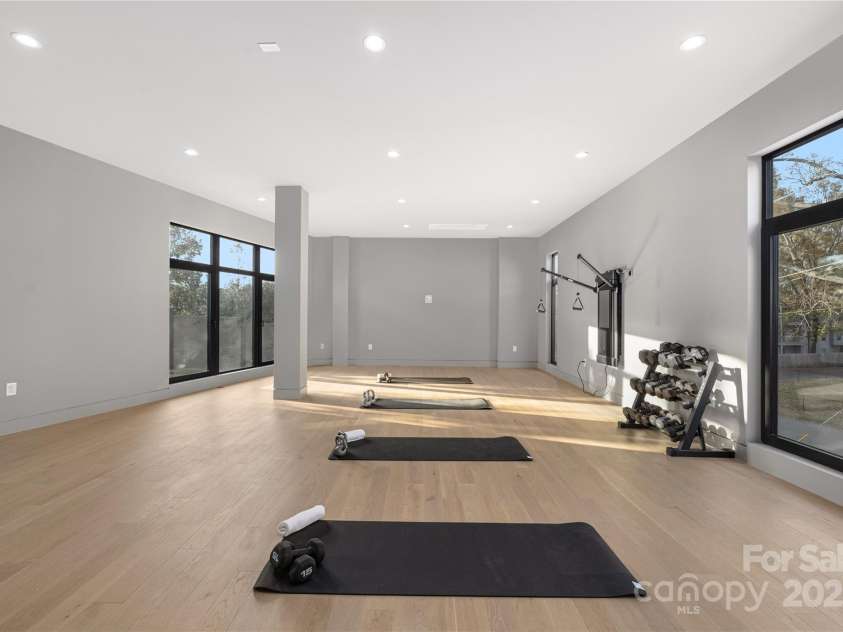 2804 Shenandoah Avenue, Charlotte, NC 28205.  MLS# CAR4321952, YatesRealty ID 918. Gym. 