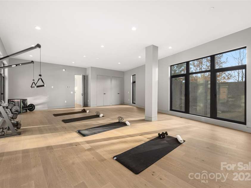 2804 Shenandoah Avenue, Charlotte, NC 28205.  MLS# CAR4321952, YatesRealty ID 918. Gym.