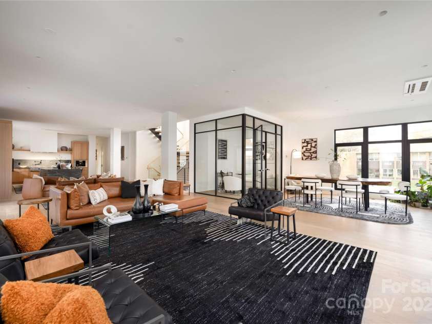 2804 Shenandoah Avenue, Charlotte, NC 28205.  MLS# CAR4321952, YatesRealty ID 918. Living and dining room. 