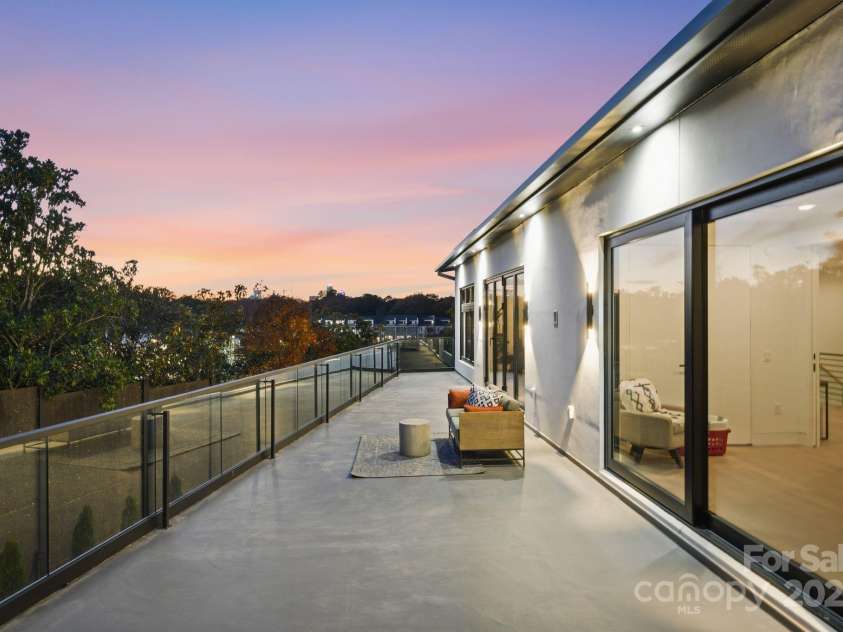 2804 Shenandoah Avenue, Charlotte, NC 28205.  MLS# CAR4321952, YatesRealty ID 918. Upper-level balcony.