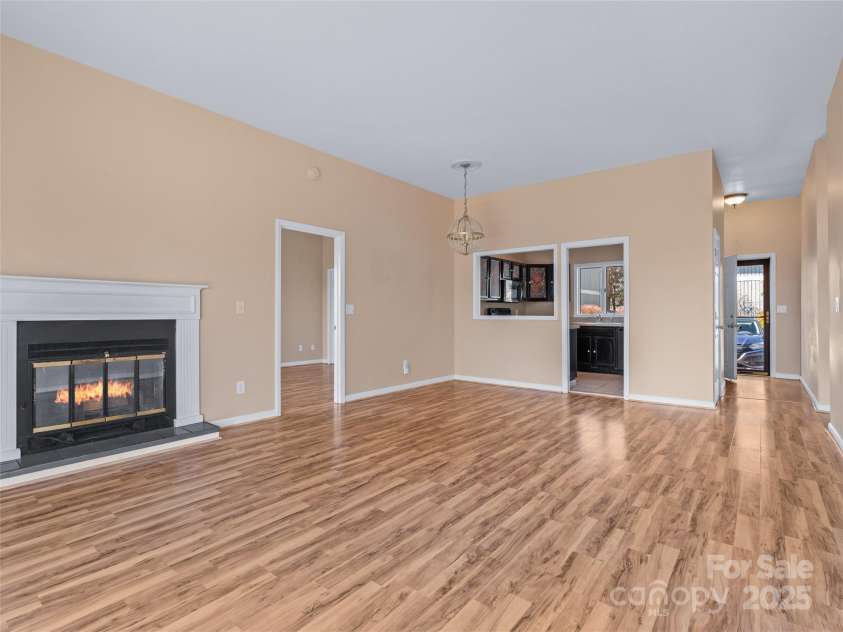516 Windswept Drive, Asheville, NC 28801.  MLS# CAR4220340, YatesRealty ID 918. 