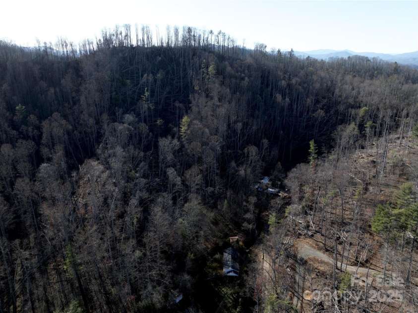 615 Fred Sparks Road, Bakersville, NC 28705.  MLS# CAR4322515, YatesRealty ID 918. 