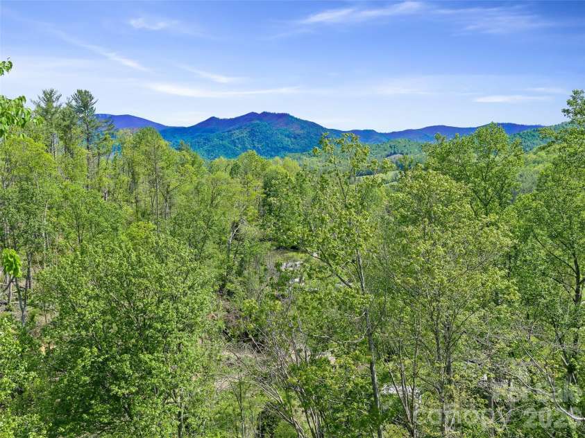 615 Fred Sparks Road, Bakersville, NC 28705.  MLS# CAR4322515, YatesRealty ID 918. 