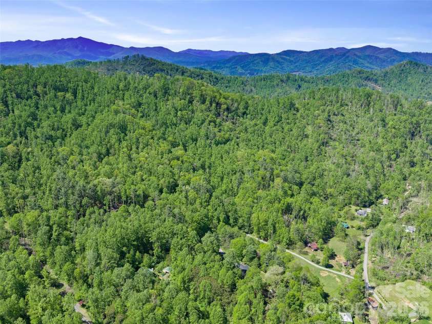 615 Fred Sparks Road, Bakersville, NC 28705.  MLS# CAR4322515, YatesRealty ID 918. 
