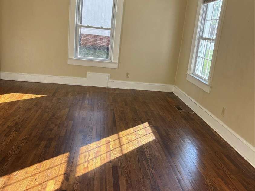 1106 8th Street, Hickory, NC 28601.  MLS# CAR4358898, YatesRealty ID 9180. 