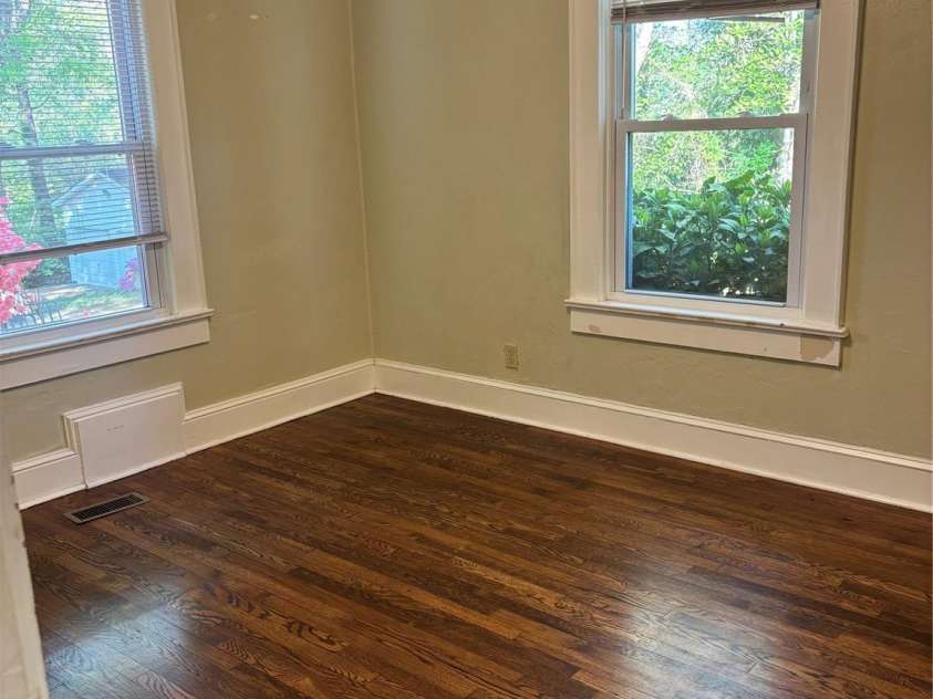 1106 8th Street, Hickory, NC 28601.  MLS# CAR4358898, YatesRealty ID 9180. 