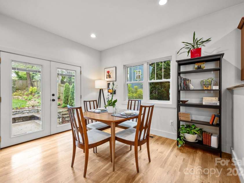 164 Deaver Street, Asheville, NC 28806.  MLS# CAR4249917, YatesRealty ID 9181. Sun-filled dining area