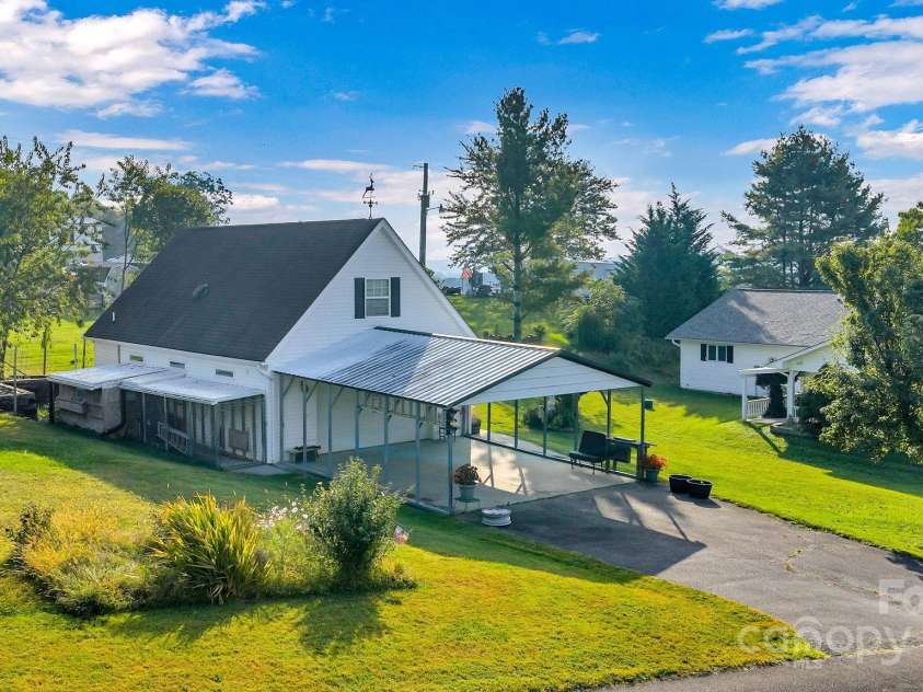 30 Boyer Lane, Sparta, NC 28675.  MLS# CAR4307063, YatesRealty ID 9183. 