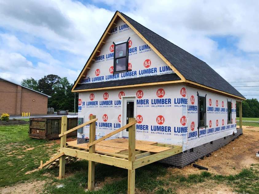 200 Center Street, Hildebran, NC 28637.  MLS# CAR4252866, YatesRealty ID 9184. 