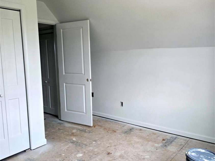 200 Center Street, Hildebran, NC 28637.  MLS# CAR4252866, YatesRealty ID 9184. 