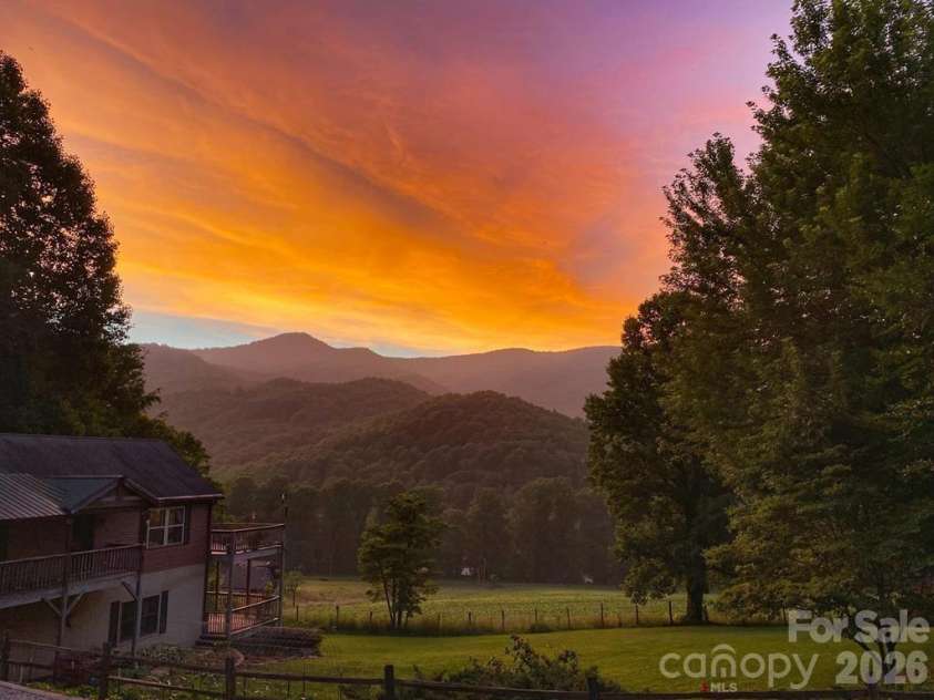 262 Sams Trail, Waynesville, NC 28786.  MLS# CAR4336440, YatesRealty ID 9184. 