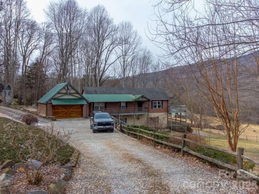 262 Sams Trail, Waynesville, NC 28786.  MLS# CAR4336440, YatesRealty ID 9184. 