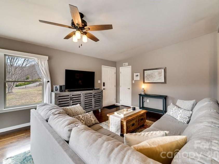 262 Sams Trail, Waynesville, NC 28786.  MLS# CAR4336440, YatesRealty ID 9184. 