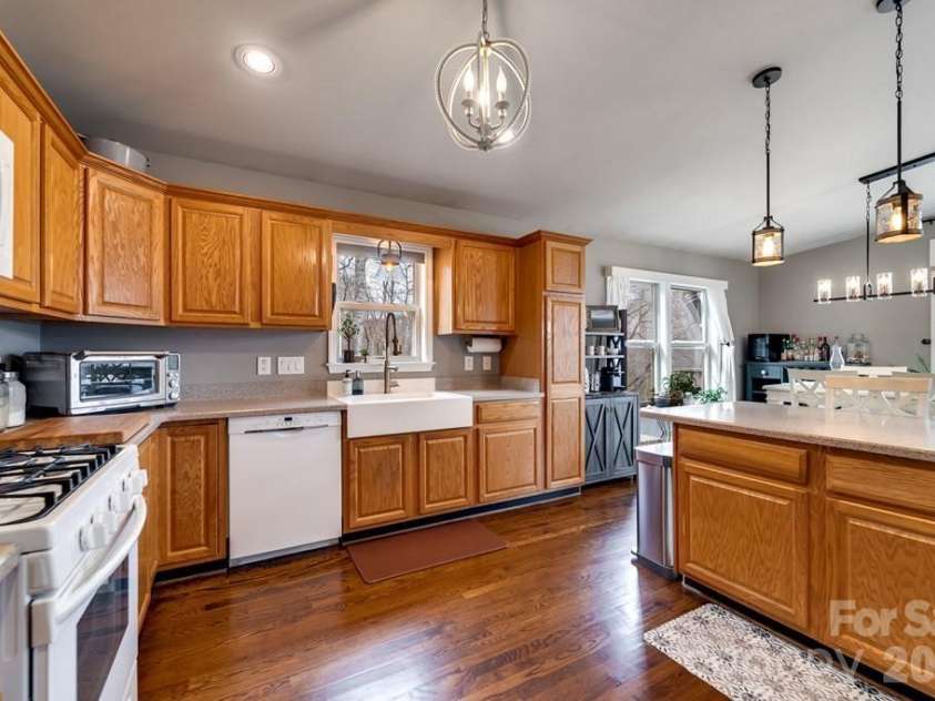 262 Sams Trail, Waynesville, NC 28786.  MLS# CAR4336440, YatesRealty ID 9184. 