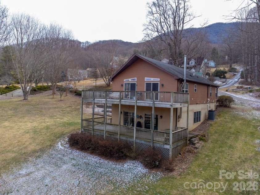 262 Sams Trail, Waynesville, NC 28786.  MLS# CAR4336440, YatesRealty ID 9184. 