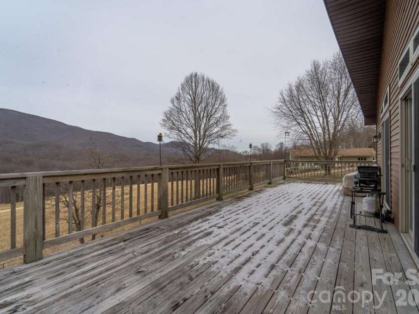 262 Sams Trail, Waynesville, NC 28786.  MLS# CAR4336440, YatesRealty ID 9184. 