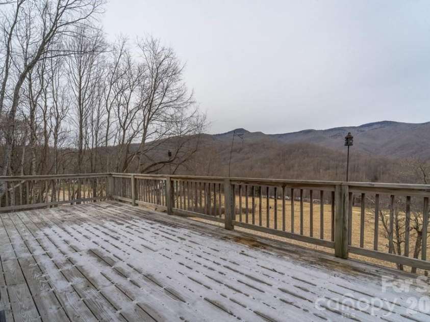 262 Sams Trail, Waynesville, NC 28786.  MLS# CAR4336440, YatesRealty ID 9184. 
