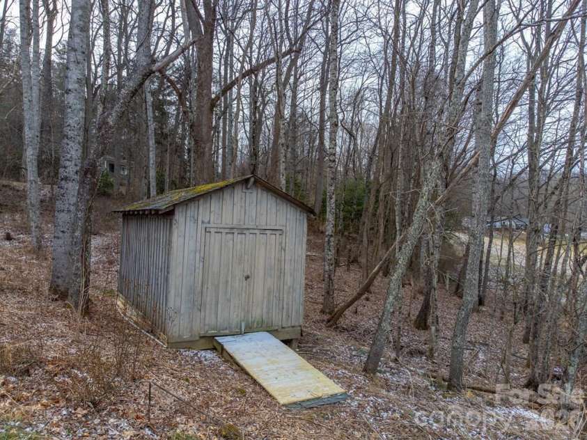 262 Sams Trail, Waynesville, NC 28786.  MLS# CAR4336440, YatesRealty ID 9184. 