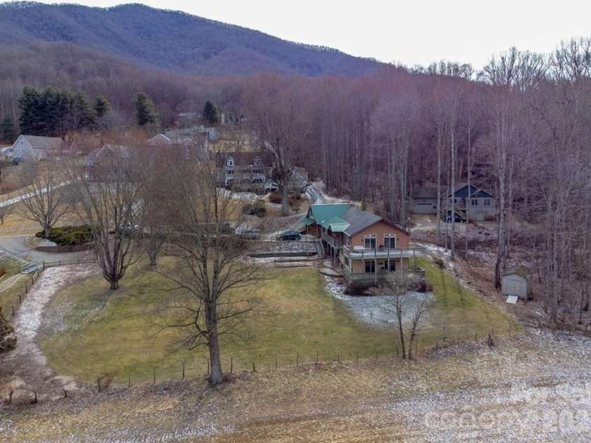 262 Sams Trail, Waynesville, NC 28786.  MLS# CAR4336440, YatesRealty ID 9184. 