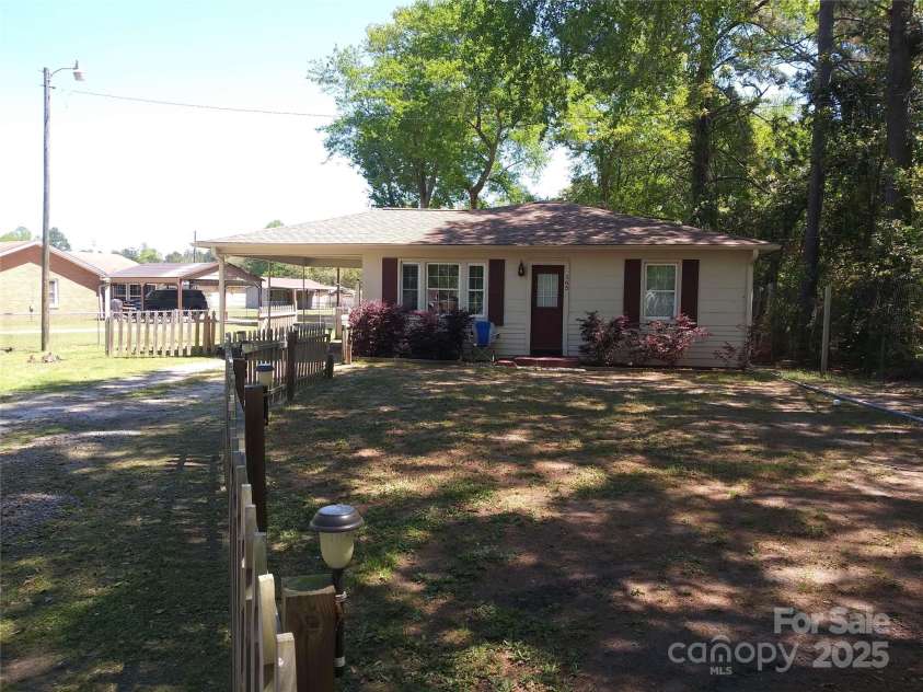 165 Gaddy Court, Sumter, SC 29150.  MLS# CAR4253007, YatesRealty ID 9185. 