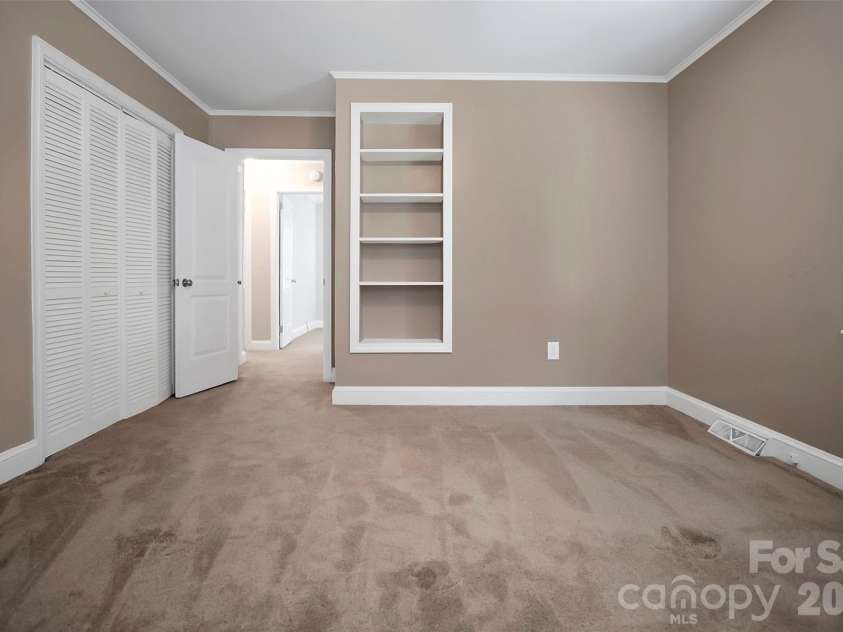 2108 Twin Avenue, Gastonia, NC 28052.  MLS# CAR4352379, YatesRealty ID 9185. 