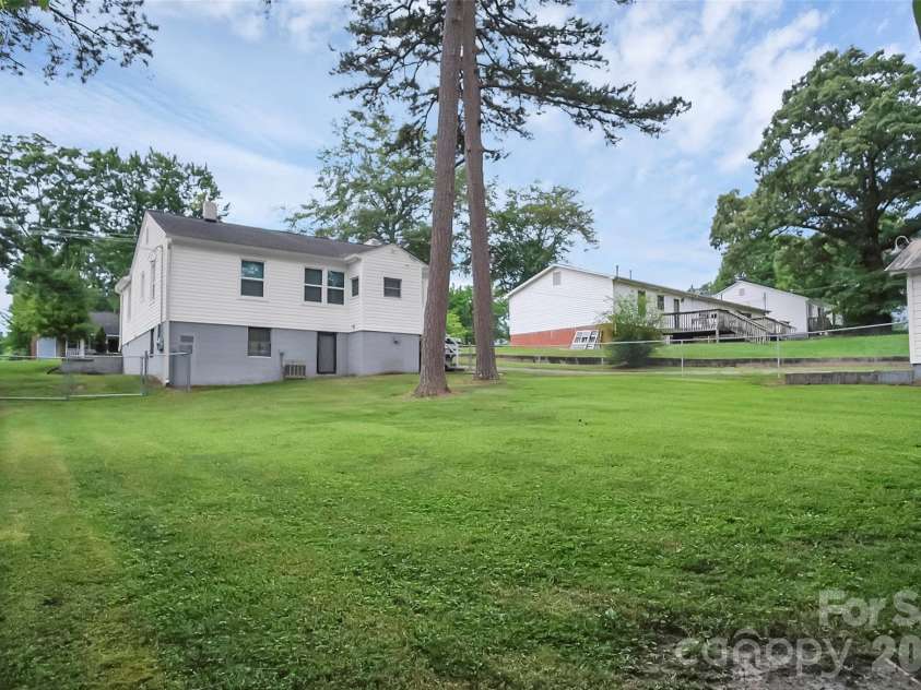 2108 Twin Avenue, Gastonia, NC 28052.  MLS# CAR4352379, YatesRealty ID 9185. 