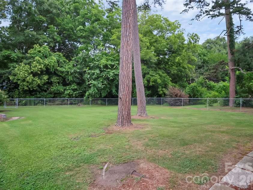 2108 Twin Avenue, Gastonia, NC 28052.  MLS# CAR4352379, YatesRealty ID 9185. 