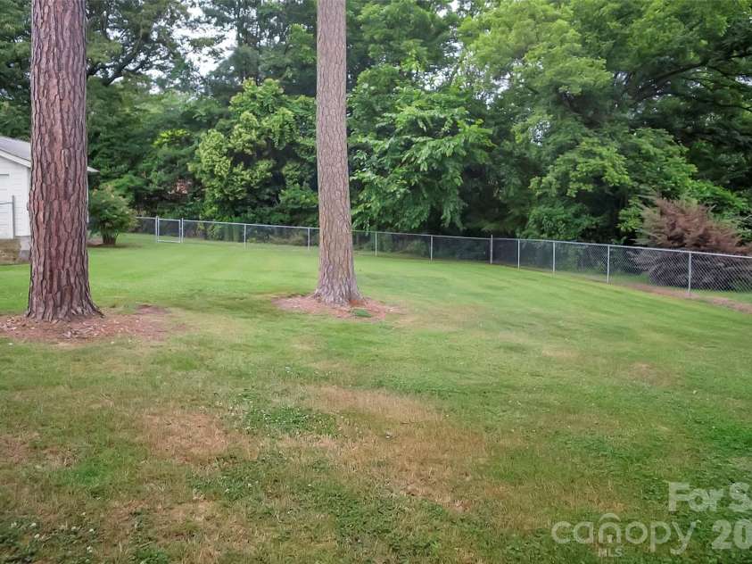 2108 Twin Avenue, Gastonia, NC 28052.  MLS# CAR4352379, YatesRealty ID 9185. 