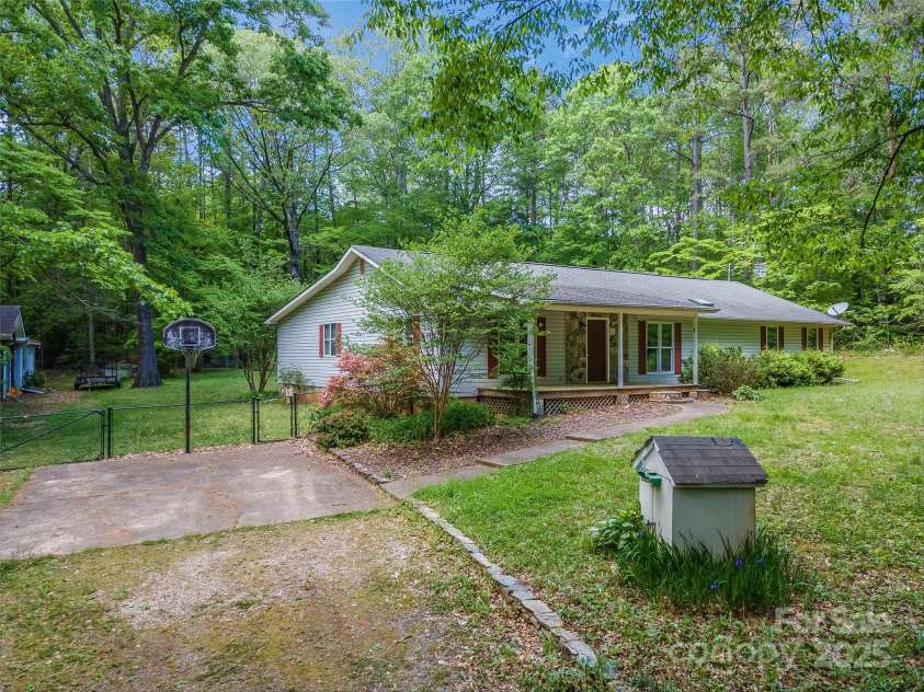 231 Stockwood Drive, Stanley, NC 28164.  MLS# CAR4252863, YatesRealty ID 9186. 
