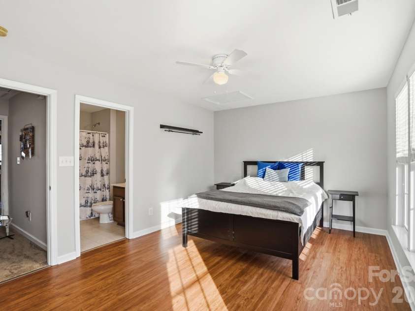 4723 Forestridge Commons Drive, Charlotte, NC 28269.  MLS# CAR4354187, YatesRealty ID 9187. Bedroom