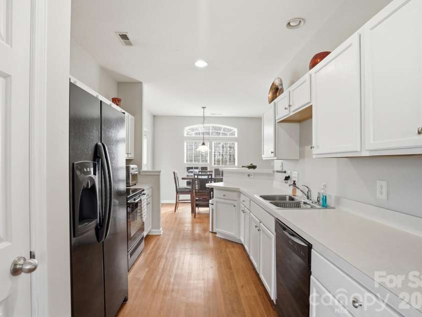 4723 Forestridge Commons Drive, Charlotte, NC 28269.  MLS# CAR4354187, YatesRealty ID 9187. Pantry